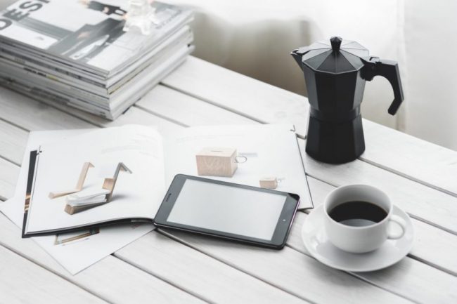 coffee-cup-magazines-desk-6350 coffee-cup-magazines-desk-6350